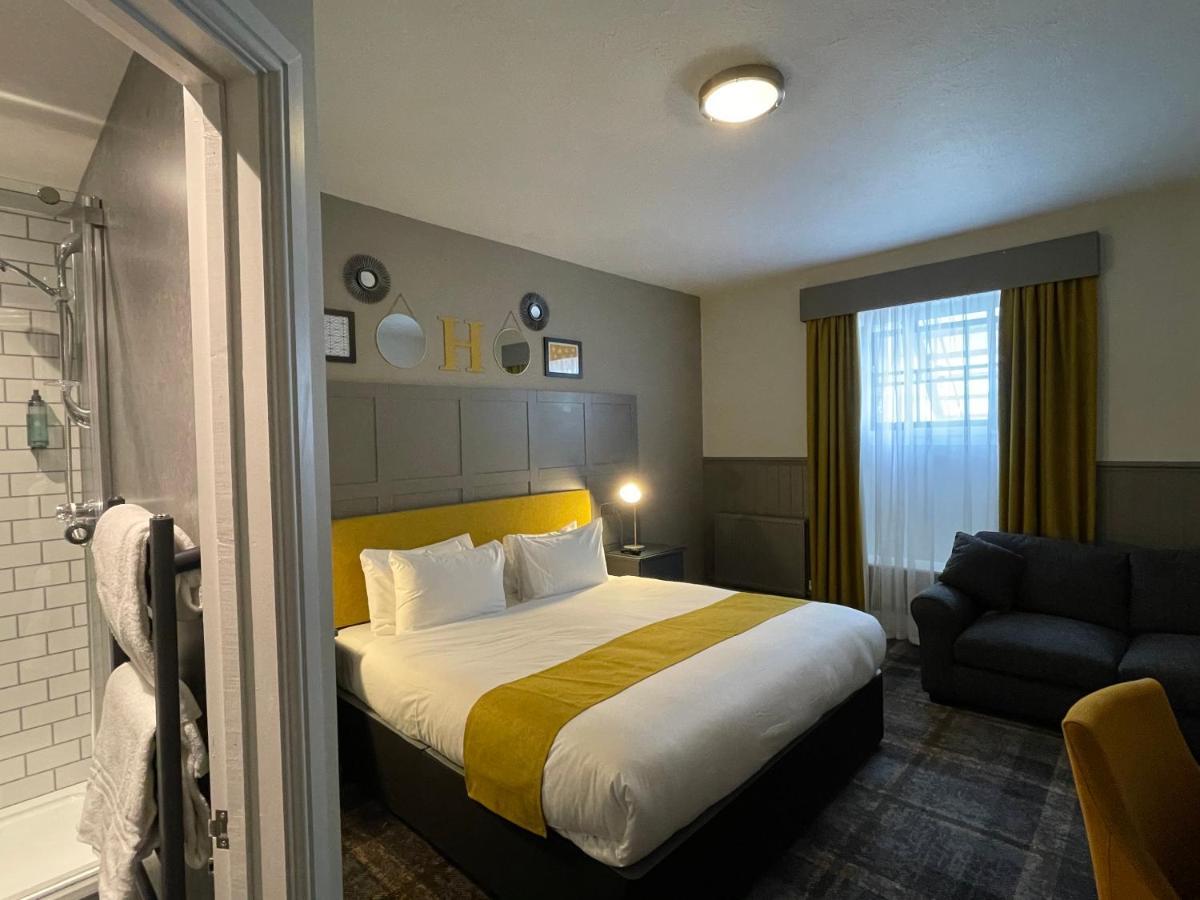 The County Hotel Haverfordwest Ngoại thất bức ảnh