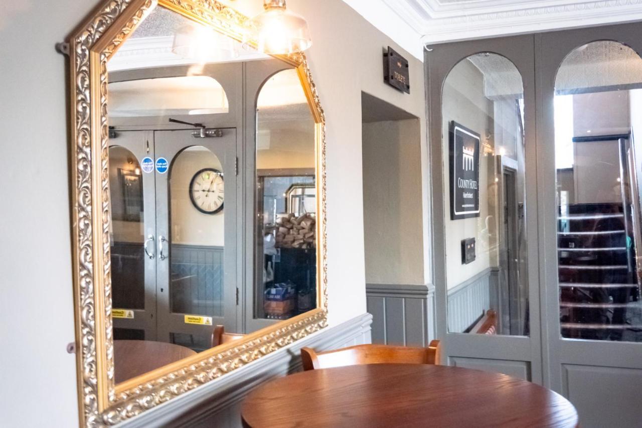 The County Hotel Haverfordwest Ngoại thất bức ảnh