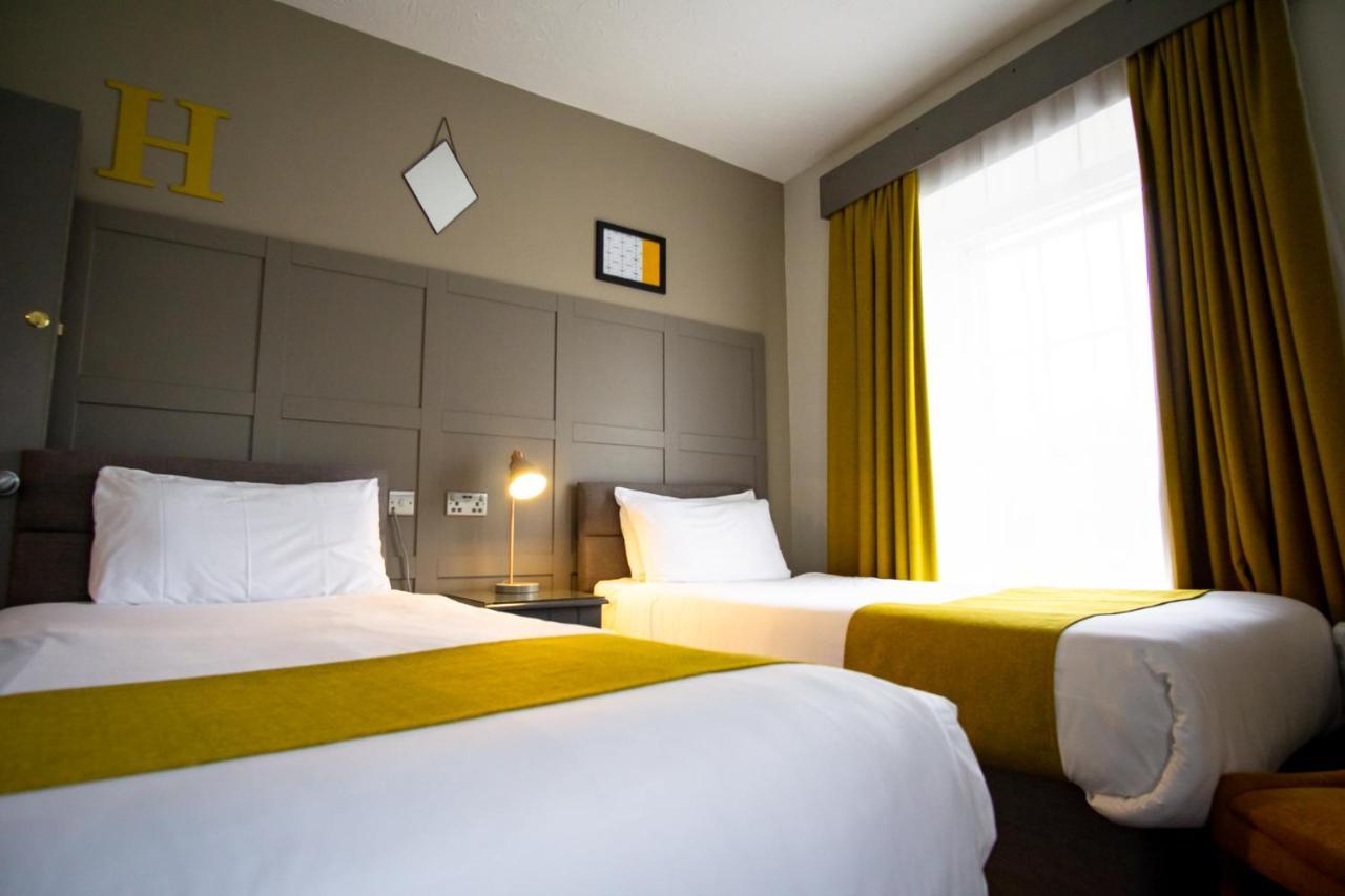 The County Hotel Haverfordwest Ngoại thất bức ảnh