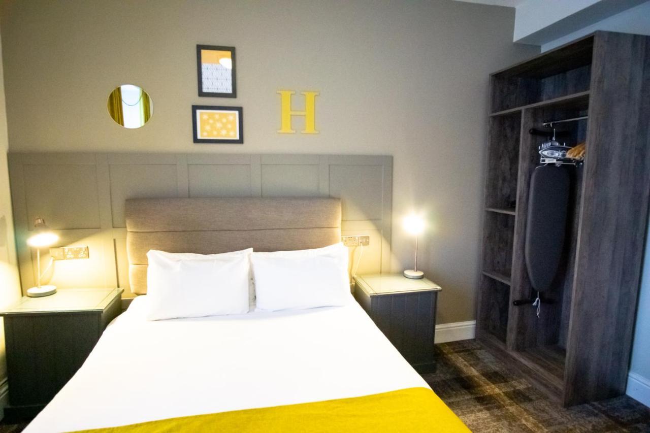 The County Hotel Haverfordwest Ngoại thất bức ảnh