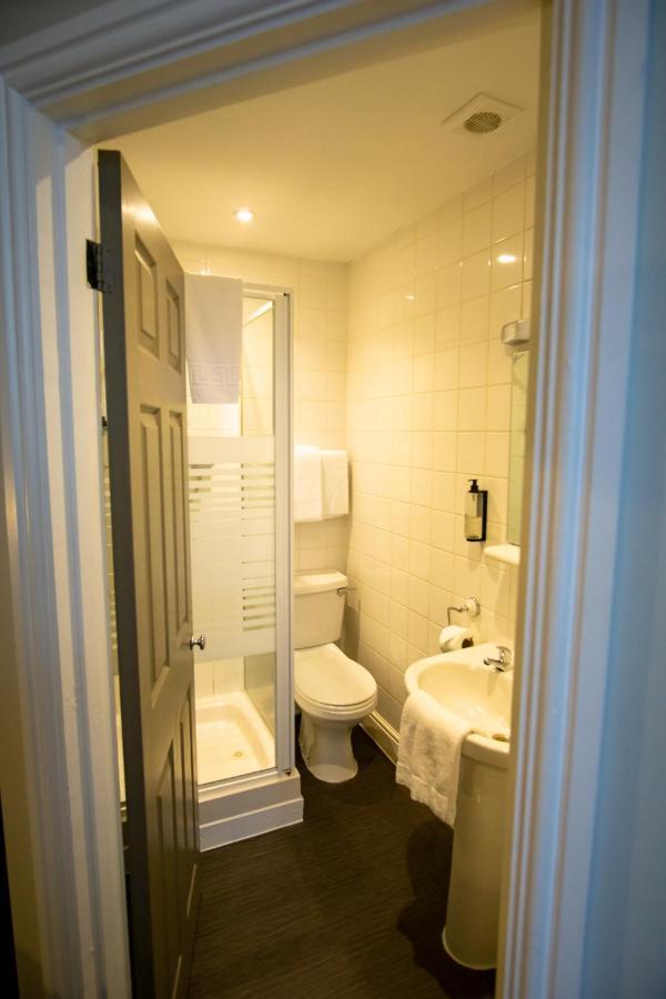 The County Hotel Haverfordwest Ngoại thất bức ảnh