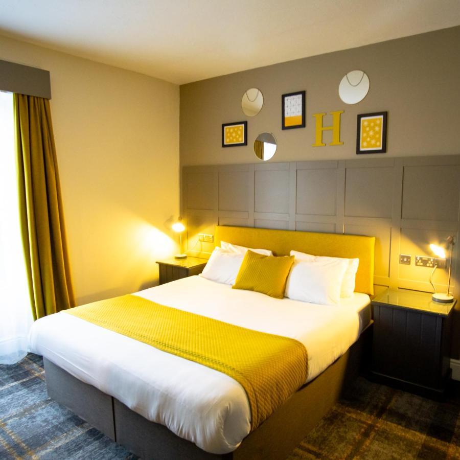 The County Hotel Haverfordwest Ngoại thất bức ảnh