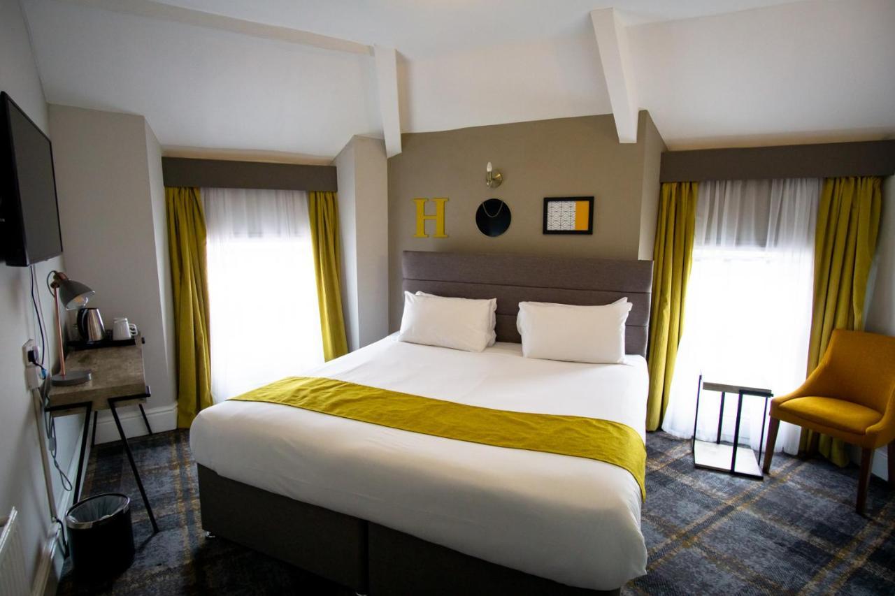The County Hotel Haverfordwest Ngoại thất bức ảnh