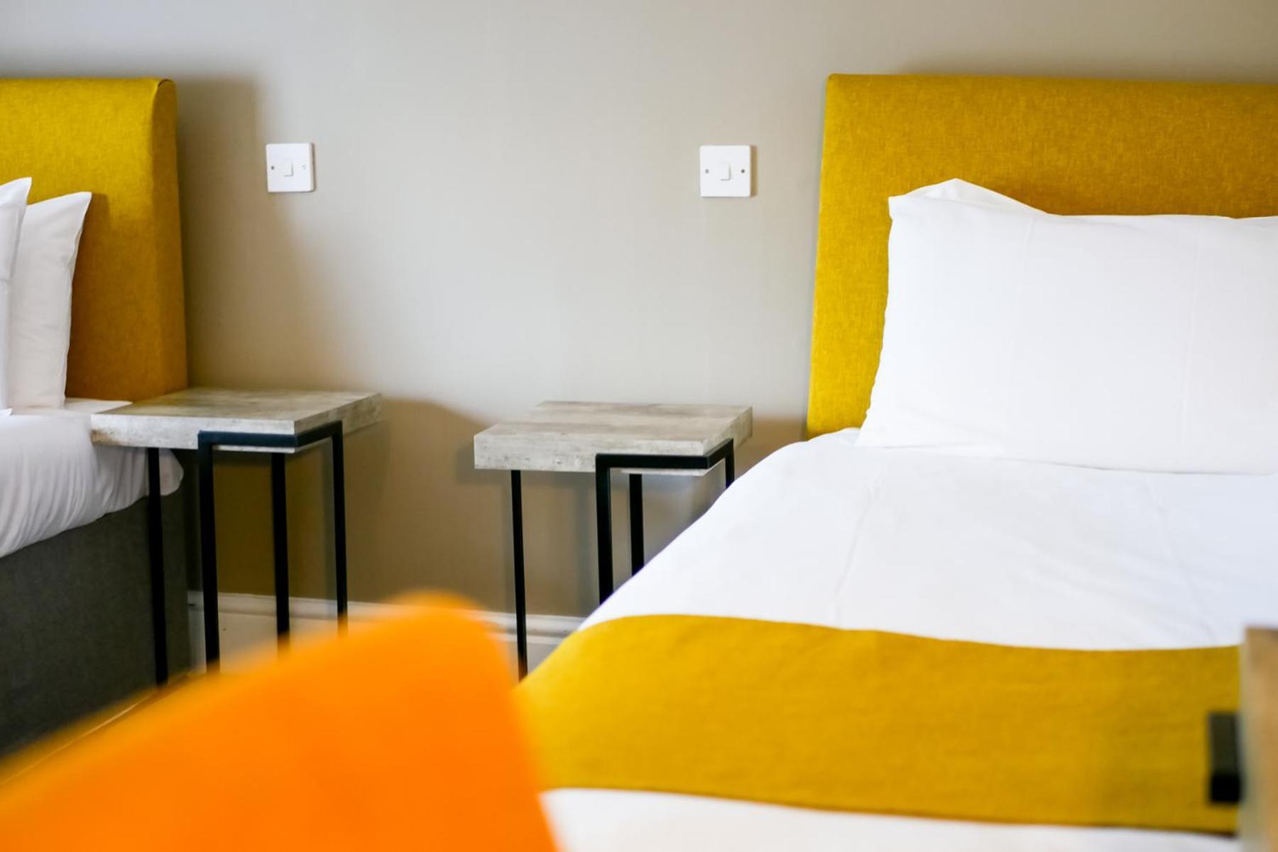 The County Hotel Haverfordwest Ngoại thất bức ảnh